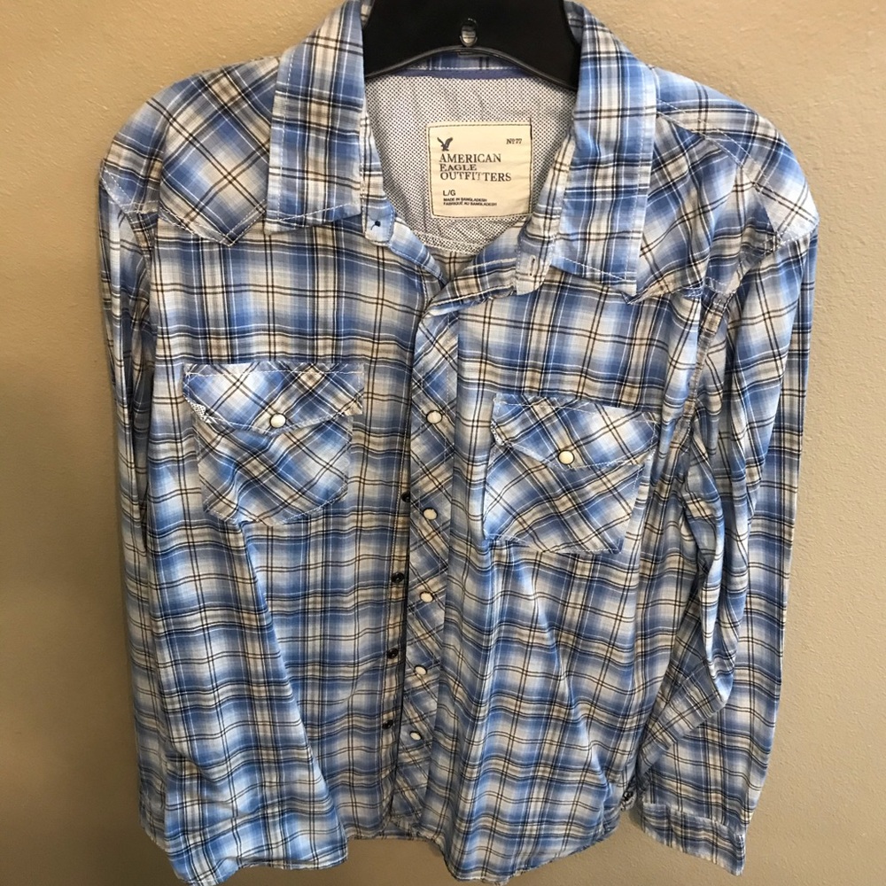 American Eagle long sleeve snap-up shirt
